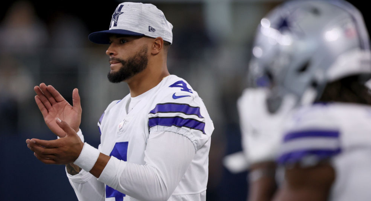 Dak Prescott throws at Cowboys training camp for first time since