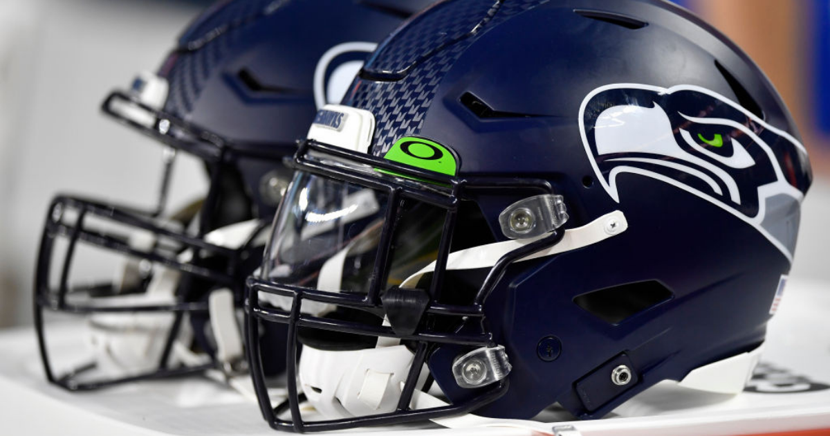 Seahawks Elevate RB Adrian Peterson From Practice Squad