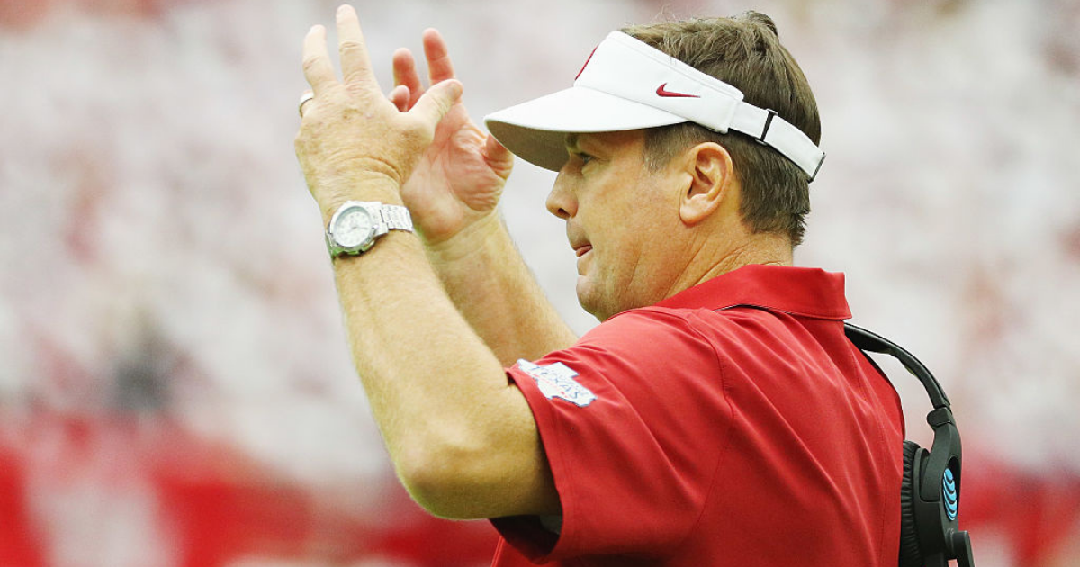 Bob Stoops painfully says Steve Sarkisian, Texas will get the job done