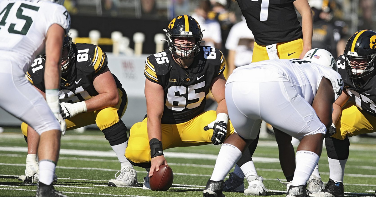 Best of the best? PFF has major praise for Iowa OL Tyler Linderbaum