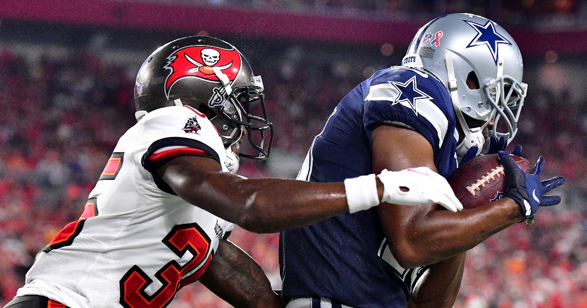 Amari Cooper of the Dallas Cowboys makes a touchdown pass reception