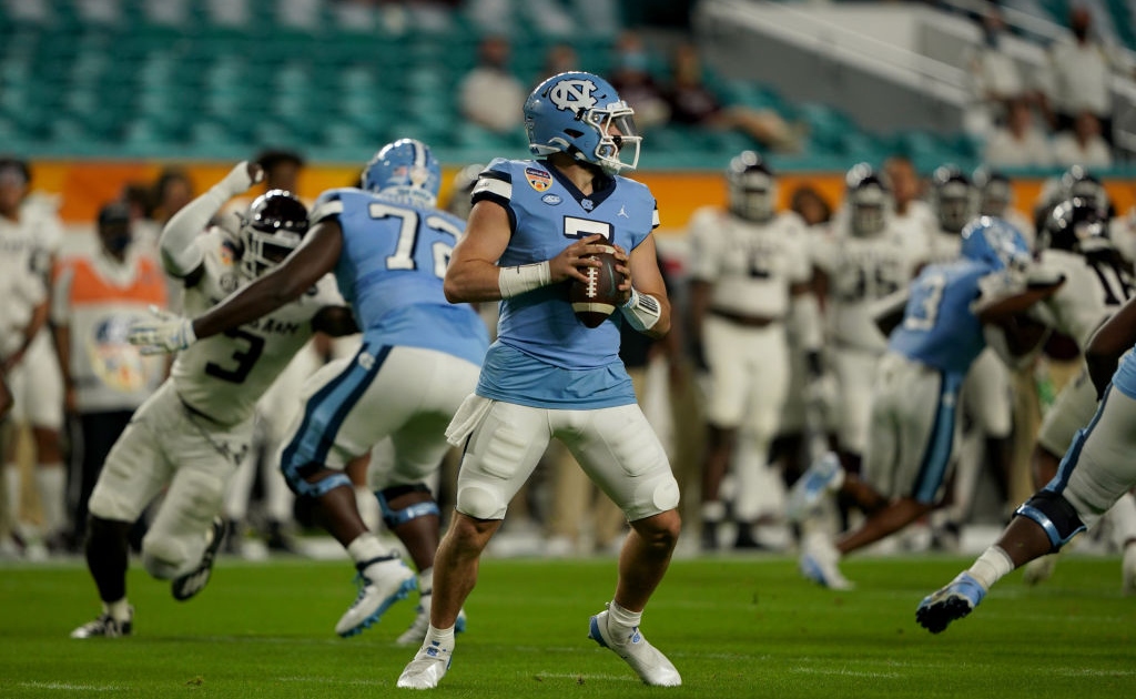 Video: UNC quarterback Sam Howell rushes for 62-yard touchdown