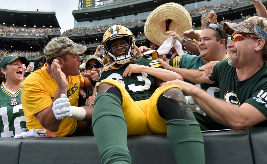 Packers' Aaron Rodgers throws 450th touchdown pass to Aaron Jones