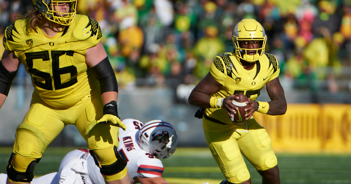 Oregon Ducks QB Anthony Brown Jr. 'looks really good' after apparent  injury, entering Pac-12 opener against Arizona 