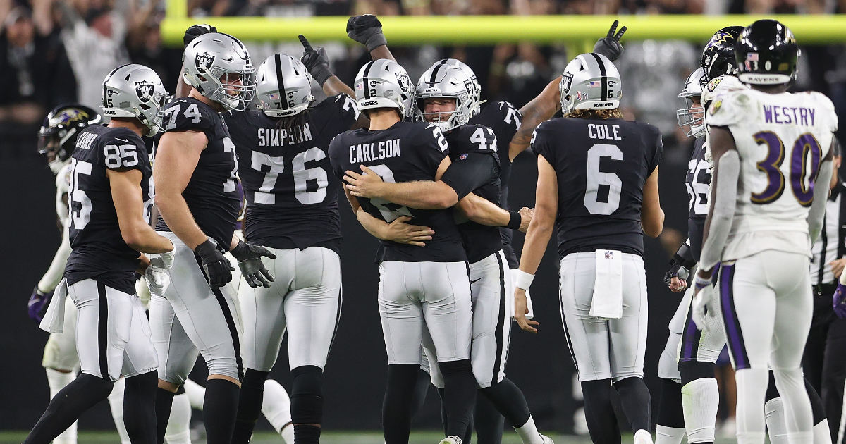 Daniel Carlson's field goal lifts Raiders over Chargers with playoff spot  on line – The Denver Post