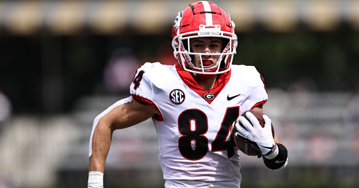 Ladd McConkey of the Georgia Bulldogs leaps in an attempt to score News  Photo - Getty Images