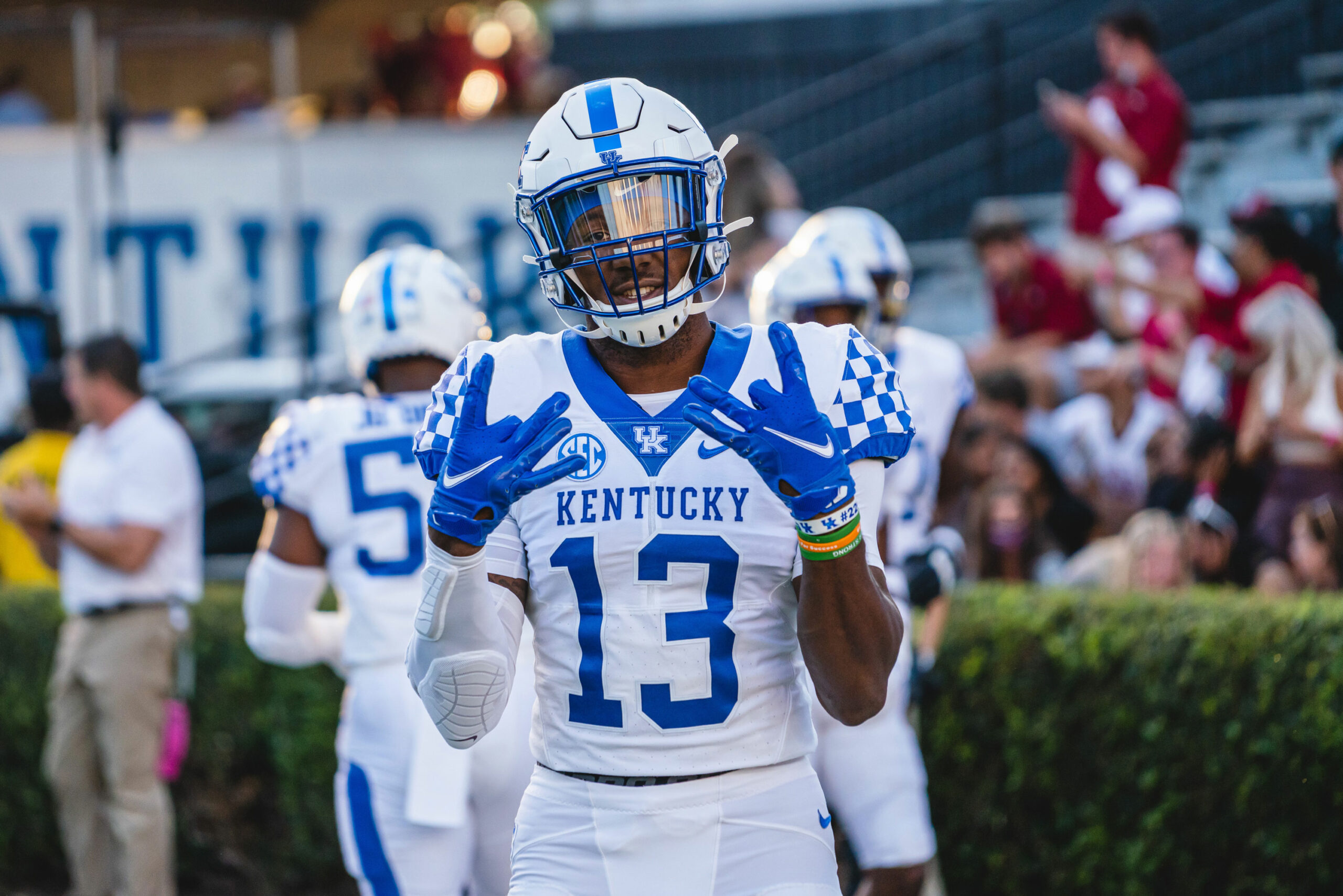 KSR Today: Kentucky tops EKU, NFL Week 1, and Lorenzo Cowan