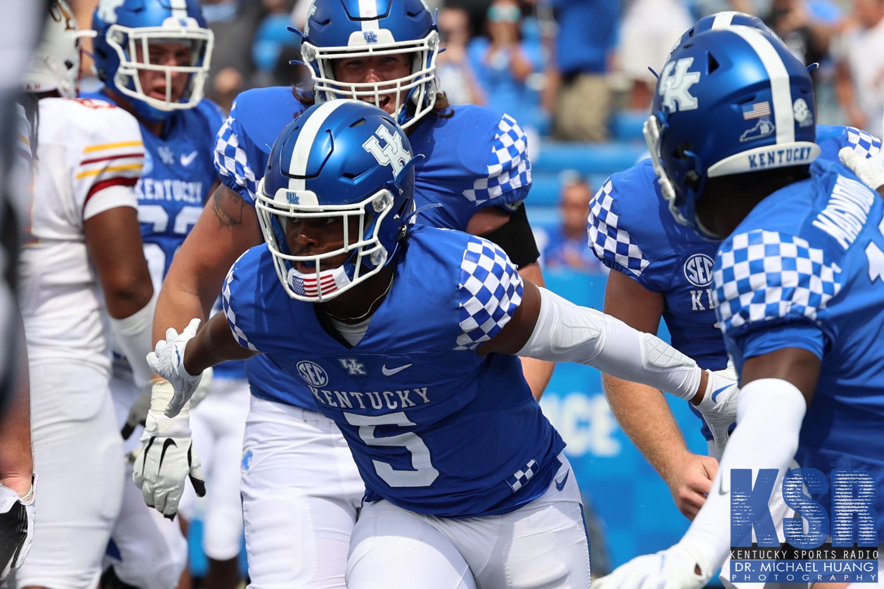 WATCH: Kentucky football unveils new jerseys for 2023 season - On3