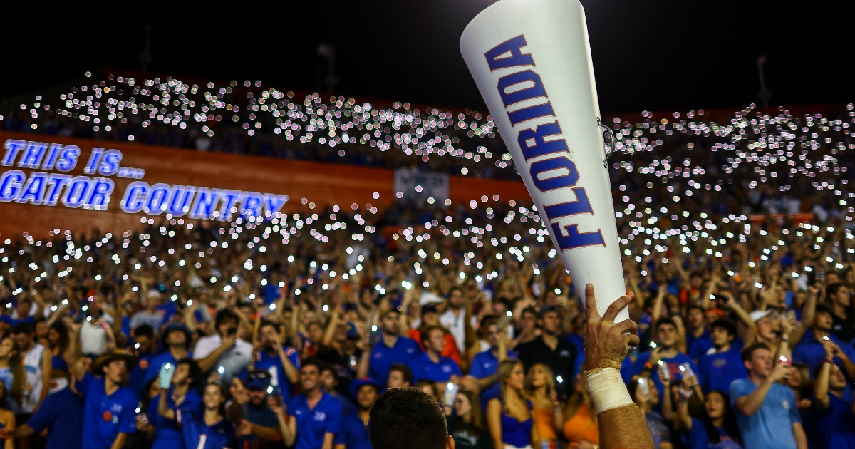 Gators Reveal 1960s Throwback Uniforms for Homecoming Weekend - Florida  Gators