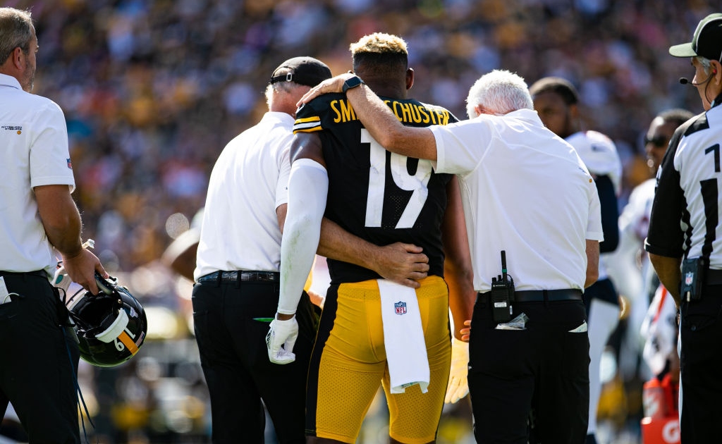 View from Pittsburgh: Fresh off suspension, JuJu Smith-Schuster vows to  keep playing physical - The Boston Globe