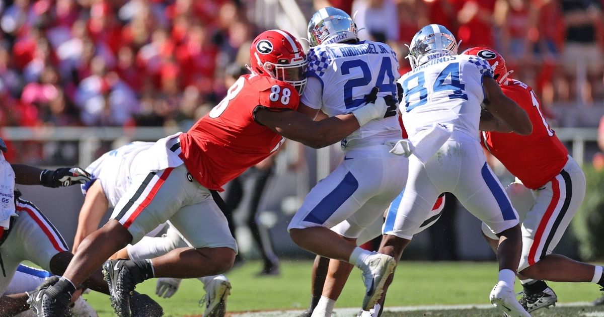 Georgia Prevails 30-13 Over Kentucky In Battle For Control Of SEC East ...