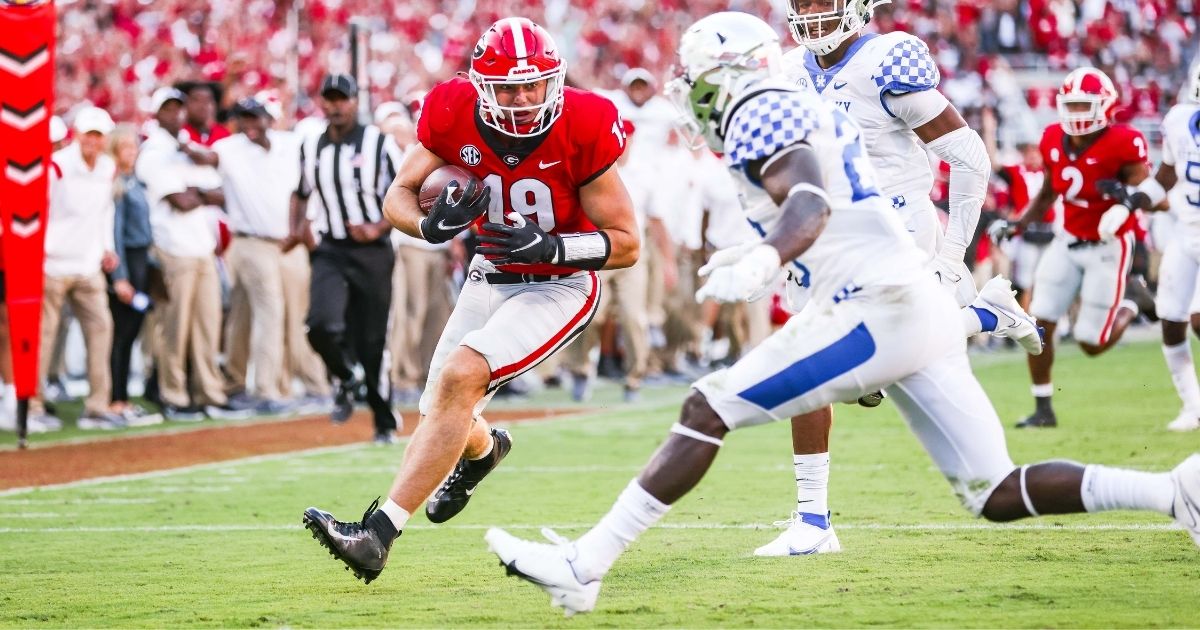 Reports: Georgia TE Brock Bowers has shoulder surgery