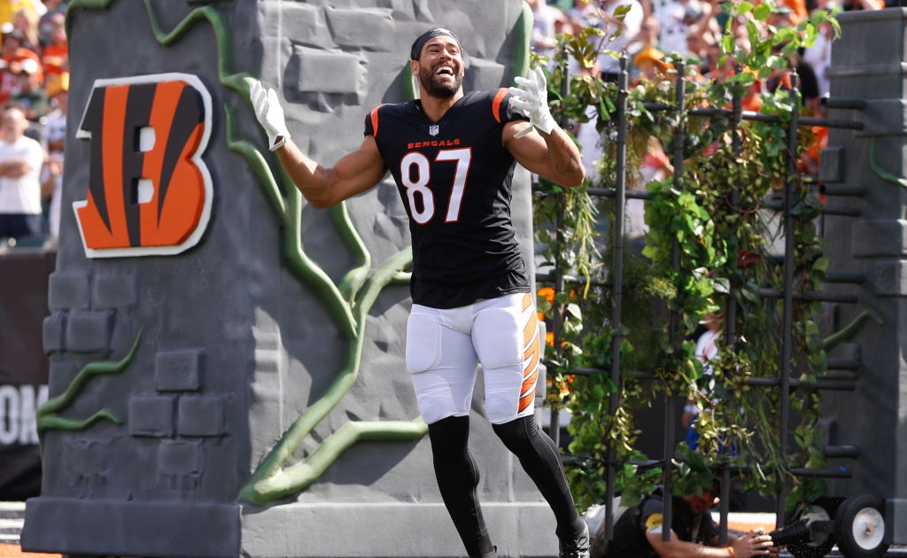 Uzomah, Mixon and the Bengals fan's phone that fell celebrating a TD