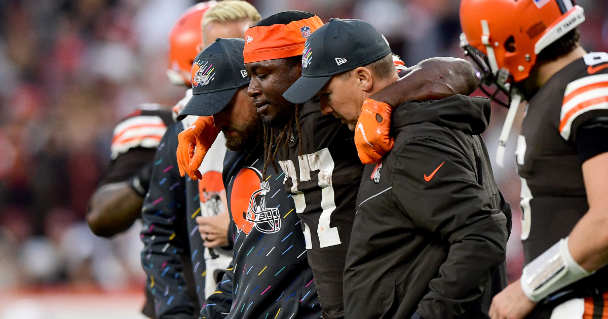 Browns RB Kareem Hunt out weeks with calf injury, Baker Mayfield