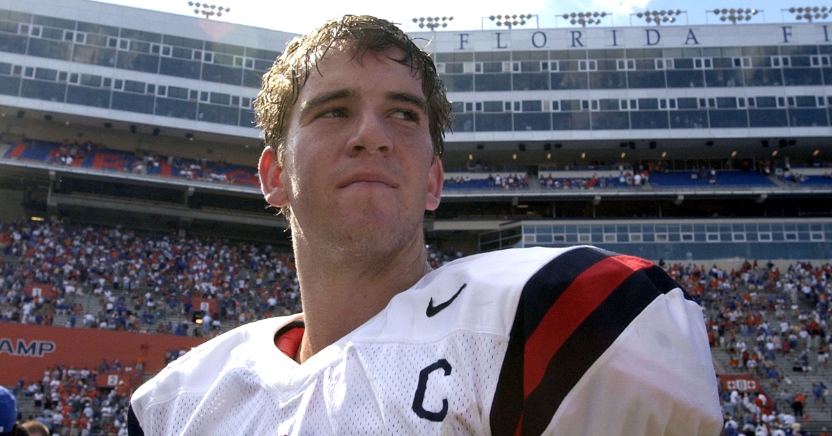 LOOK: Lane Kiffin wears Eli Manning Giants jersey to Ole Miss' game against  LSU 