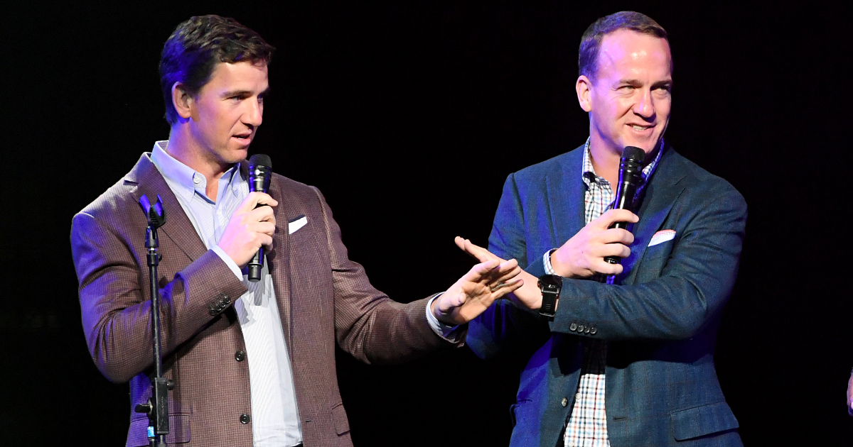 Peyton Manning pays up on bet with Eli Manning on 'Monday Night