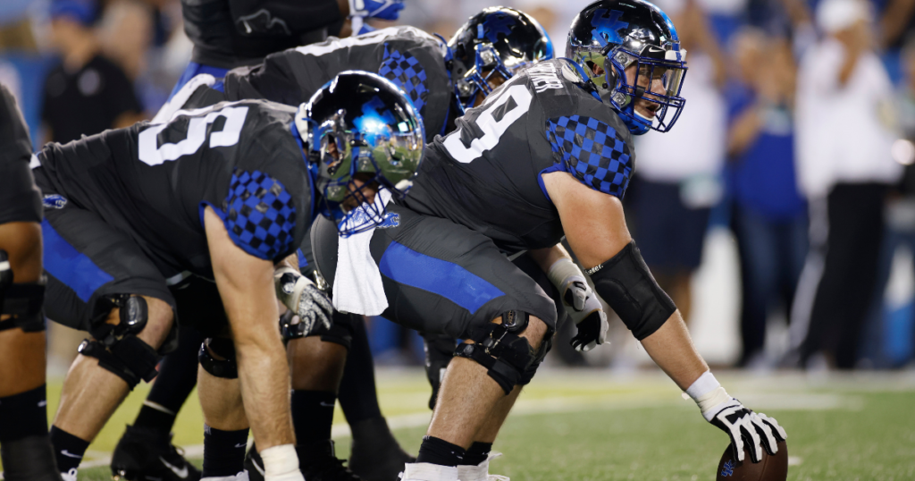 Luke-Fortner-kentucky-football-Rimington-Award-Watch-List