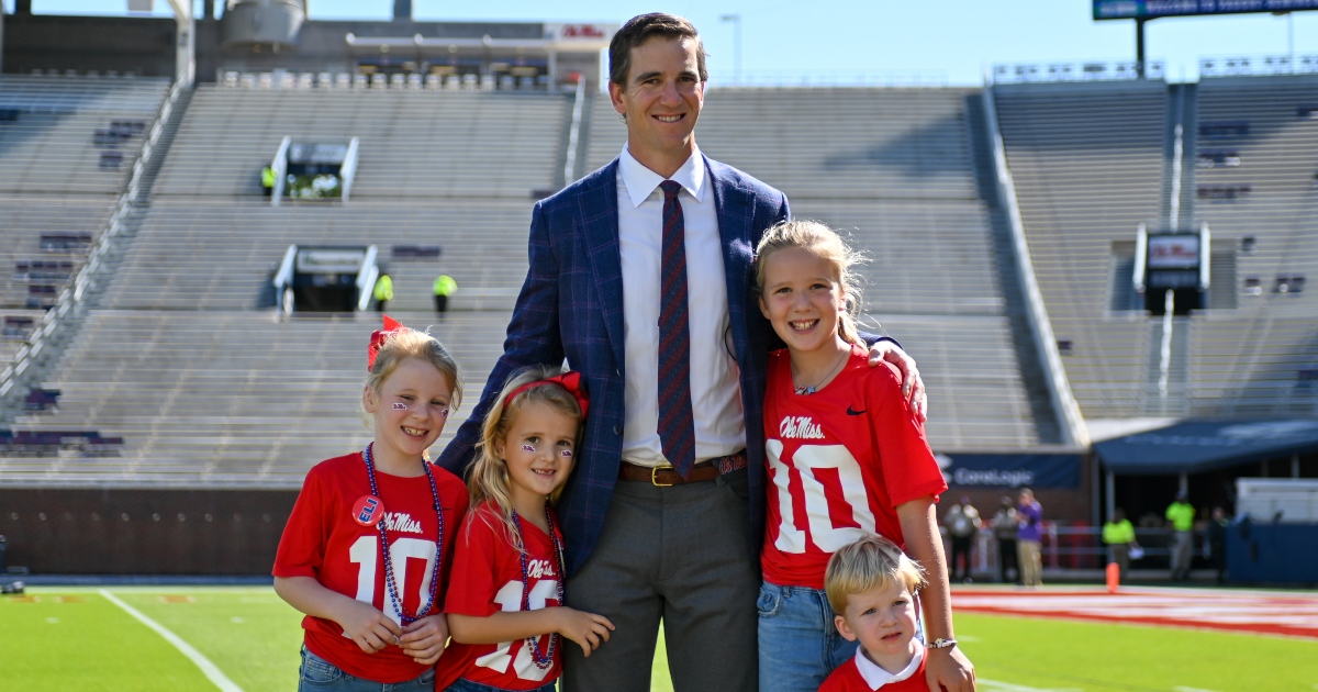 Eli Manning, wife Abby announce $1 million contribution to new Ole Miss  capital campaign