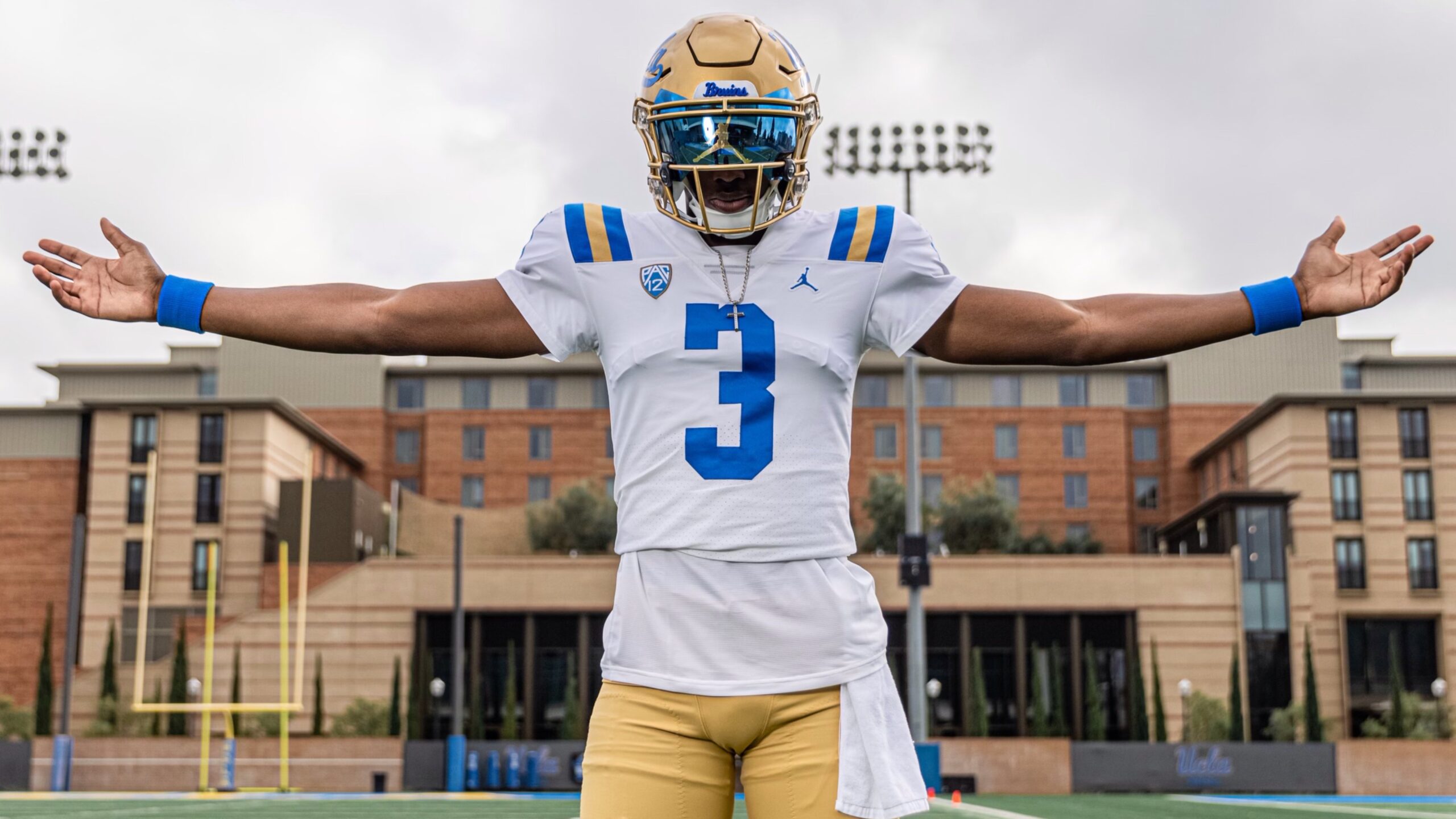 On300 Quarterback Justyn Martin Commits to UCLA