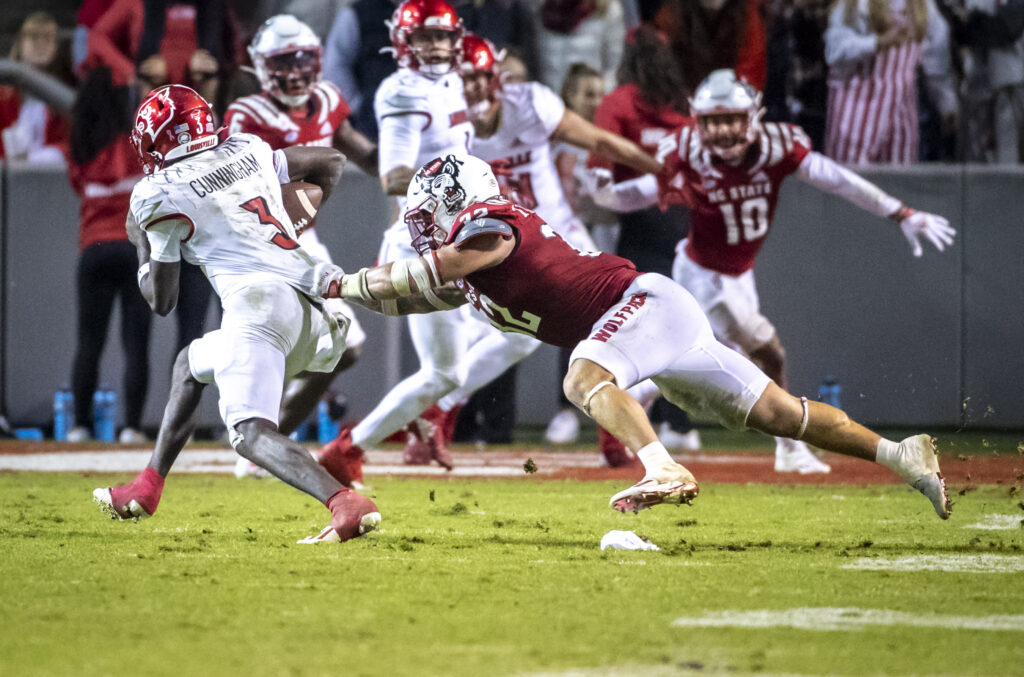 nc-state-wolfpack-football-linebacker-drake-thomas