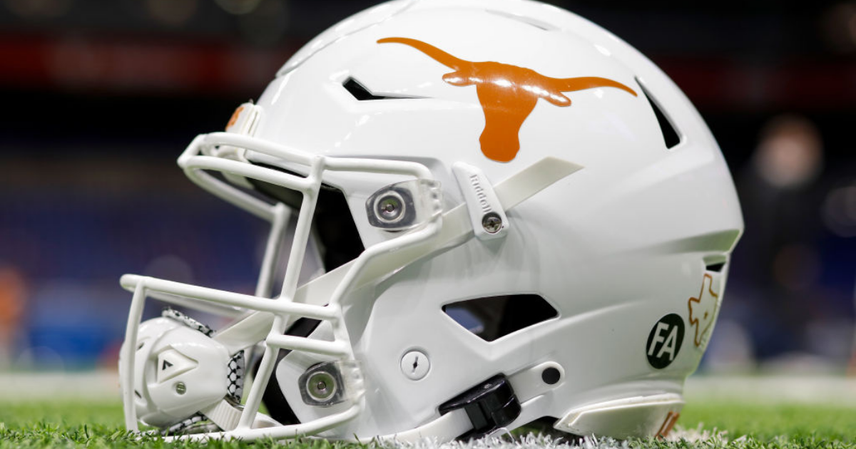 Texas football: freshman linebacker enters transfer portal - On3