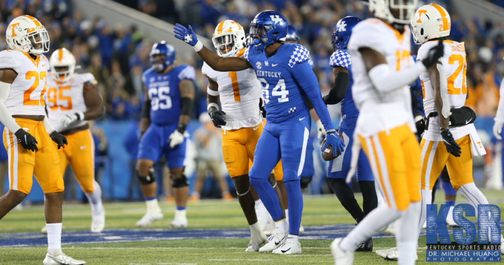 Kentucky tight end Izayah Cummings celebrates a first down against Tennessee