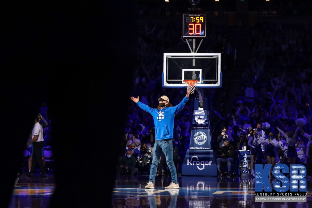 Kentucky student drills halfcourt shot for 10,000... again. On3