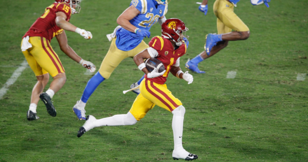 usc-and-ucla-will-officially-be-joining-the-big-ten-conference-in-2024