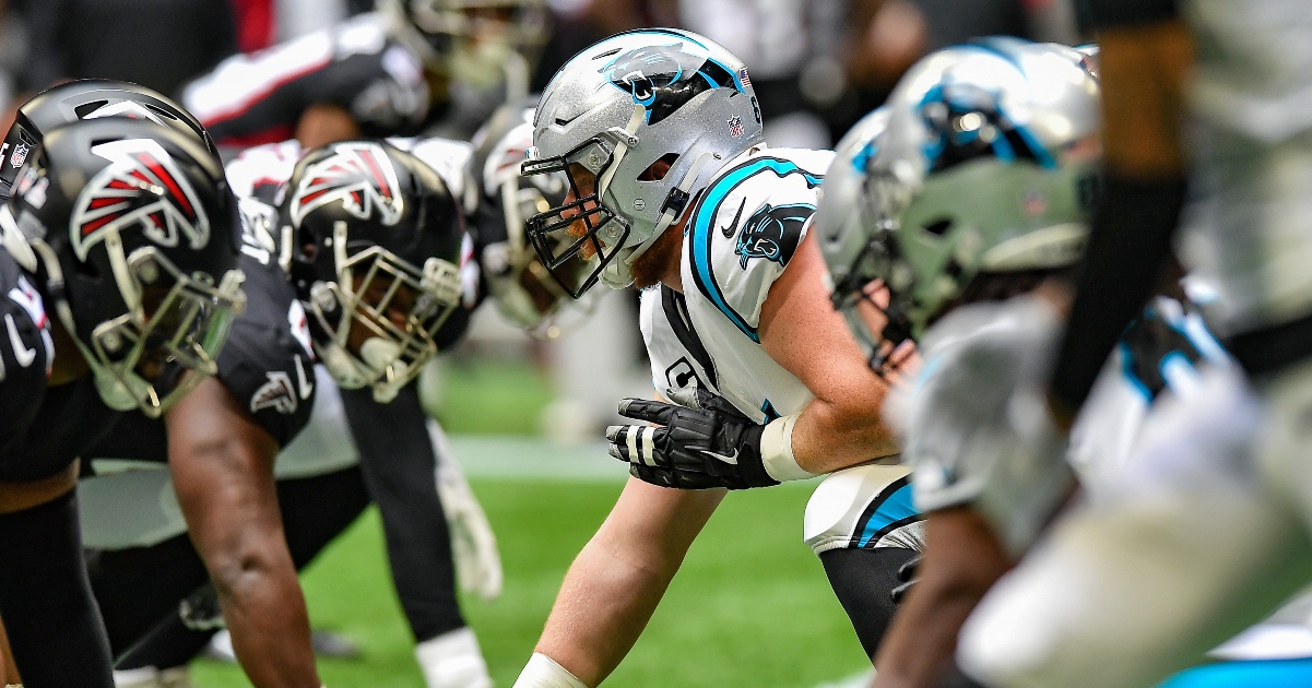 Former Boise State and Denver Bronco Matt Paradis signs with the