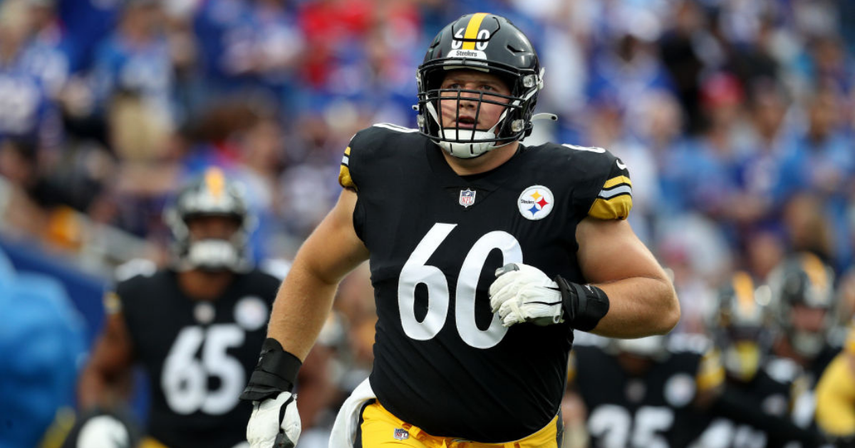 Steelers offensive lineman suffers injury, will not return vs