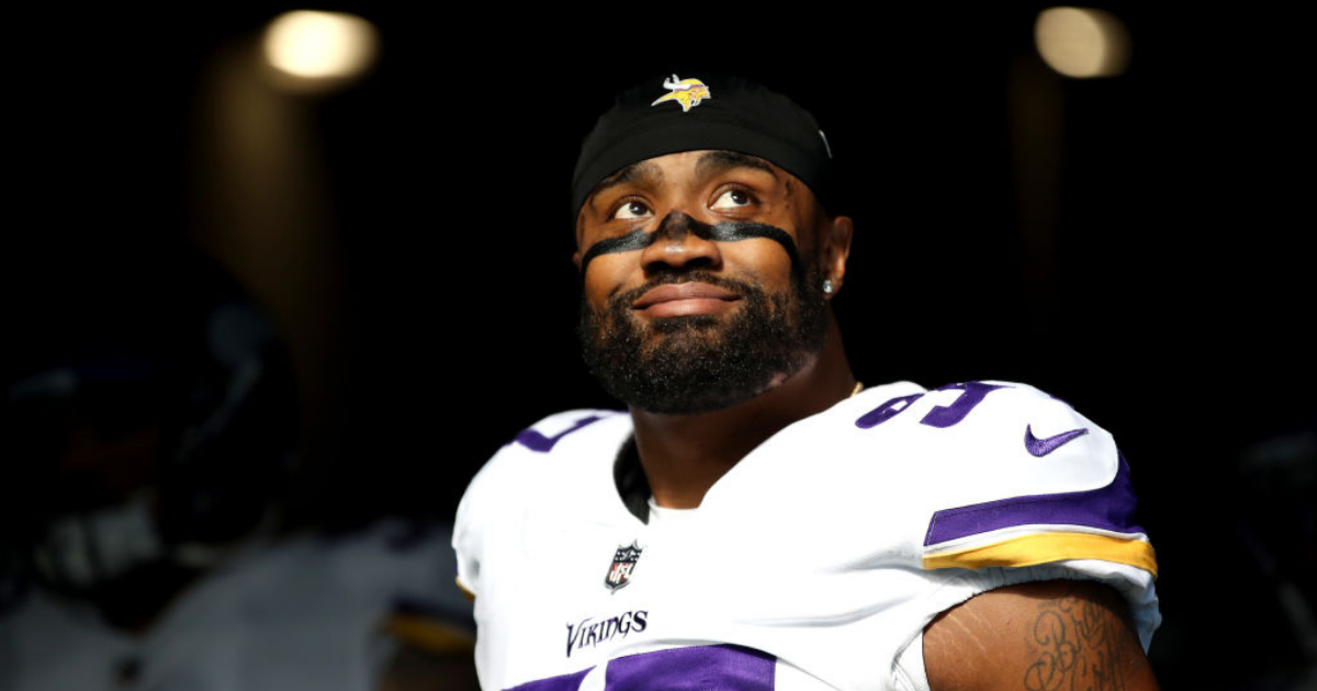 Vikings' Everson Griffen makes like a running back after