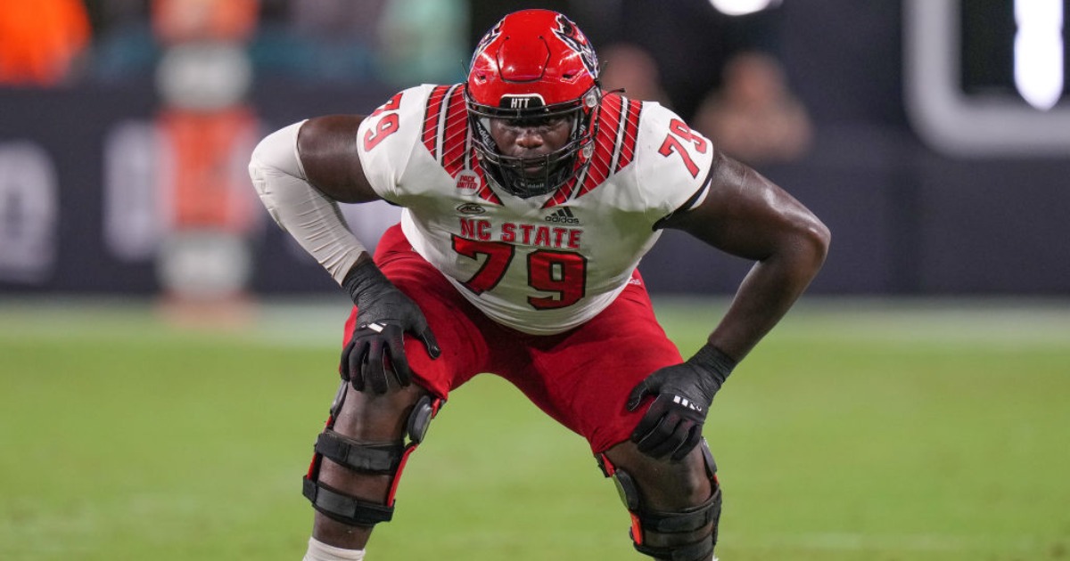 NC State football tackle Ikem Ekwonu wins ACC Jacobs Blocking