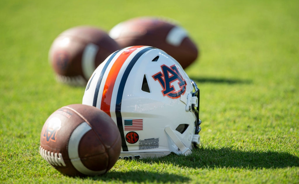 Report: Auburn 'heavily pursuing' Oregon defensive back