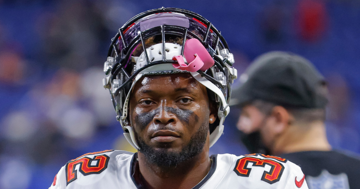 Antonio Brown, Mike Edwards To Rejoin Buccaneers