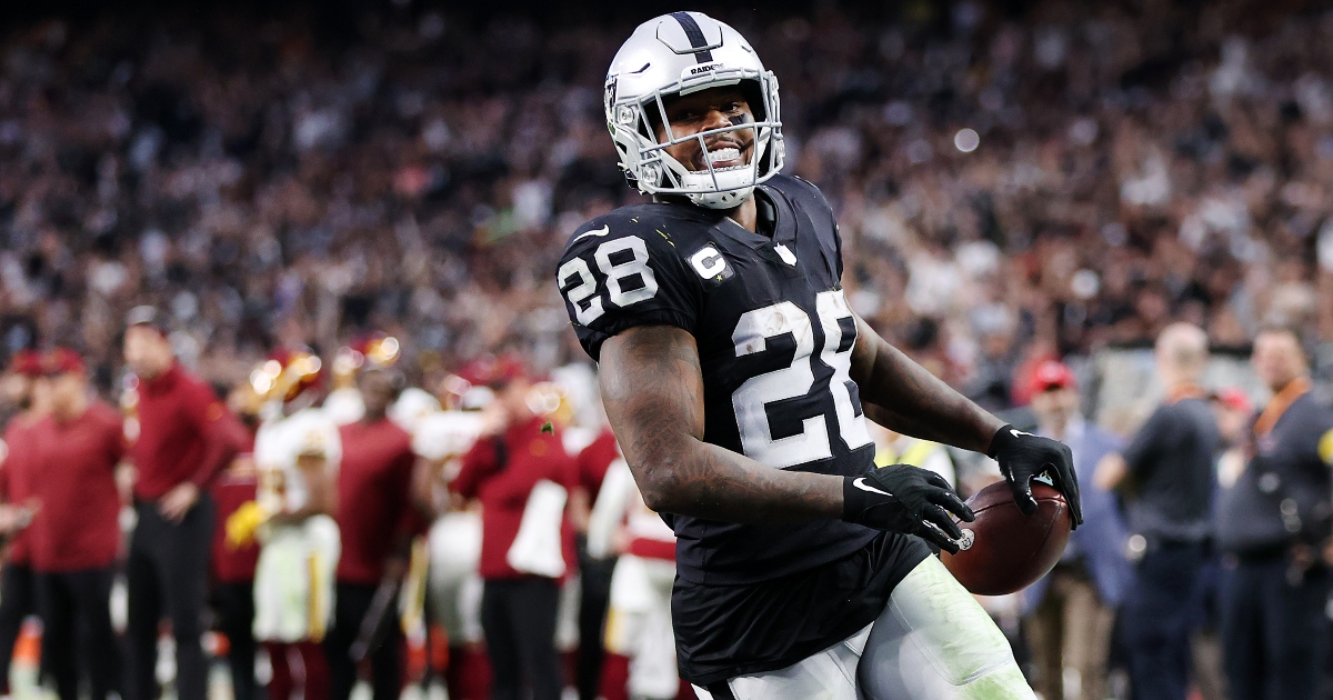 Josh Jacobs says he loves the Raiders' 'fighting spirit' after