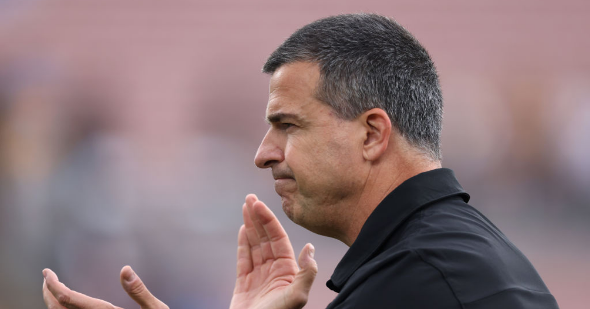 Oregon Ducks coach Mario Cristobal takes Sports Illustrated cover head on 