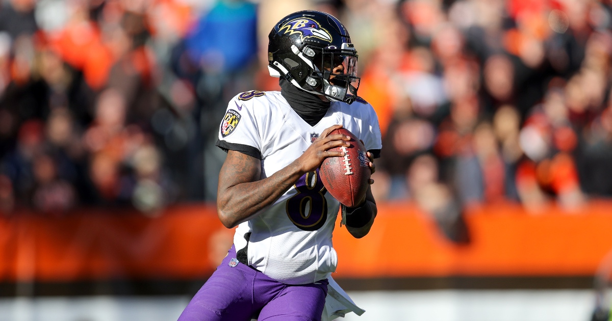 Ravens' star QB Jackson sprains ankle in loss to Browns