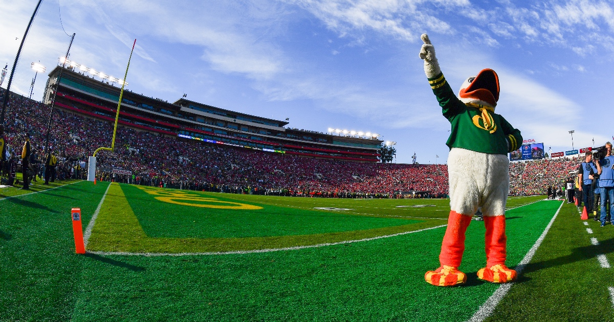 Oregon officially announces Kenny Dillingham as new offensive coordinator