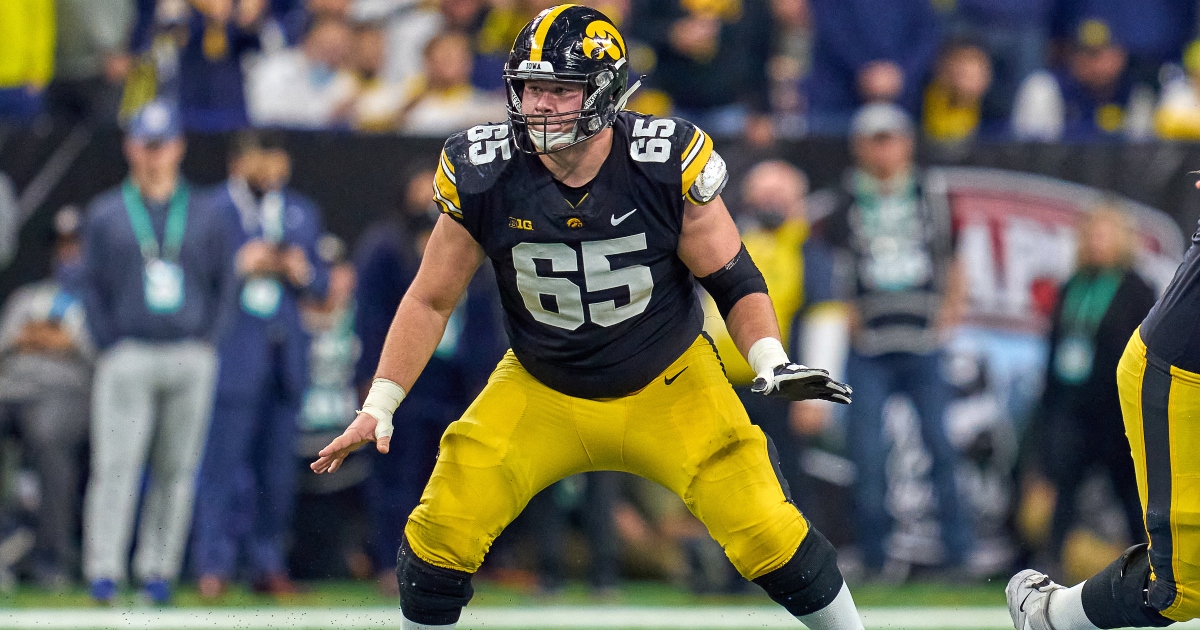 Iowa Football: Best photos of Tyler Linderbaum's Hawkeye career