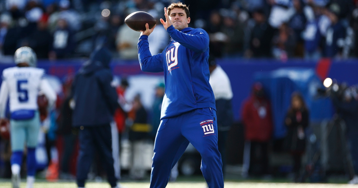 Daniel Jones of the New York Giants in action against the Washington  News Photo - Getty Images