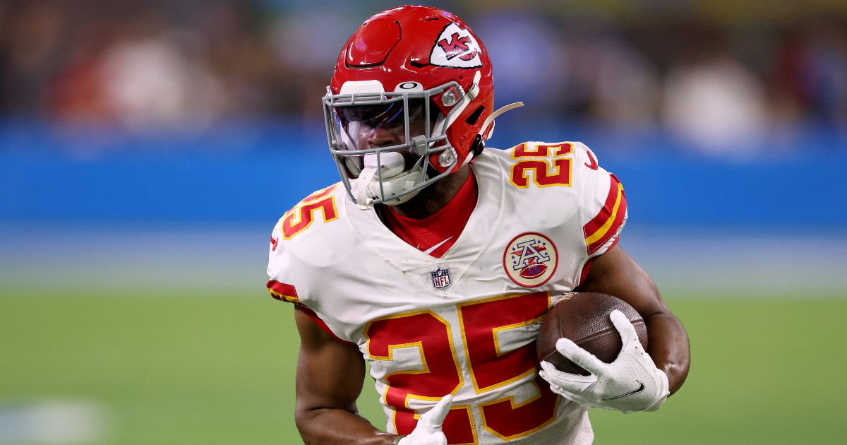 Chiefs Rb Clyde Edwards Helaire Reveals Hes Attending Nursing School Close To My Heart On3 5608