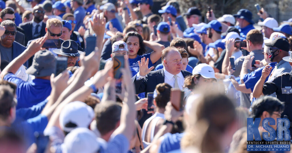 Mark Stoops Cat Walk