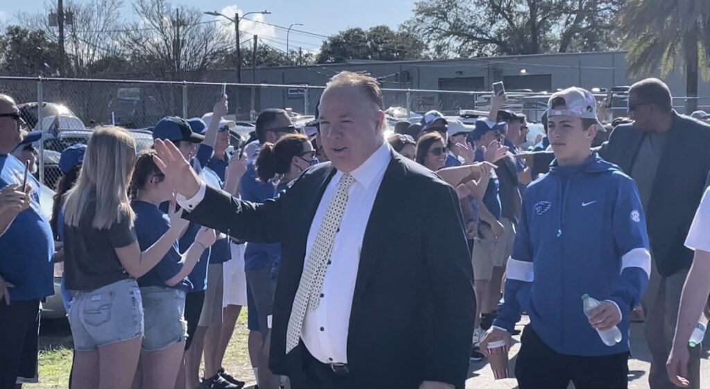 Stoops citrus cat walk