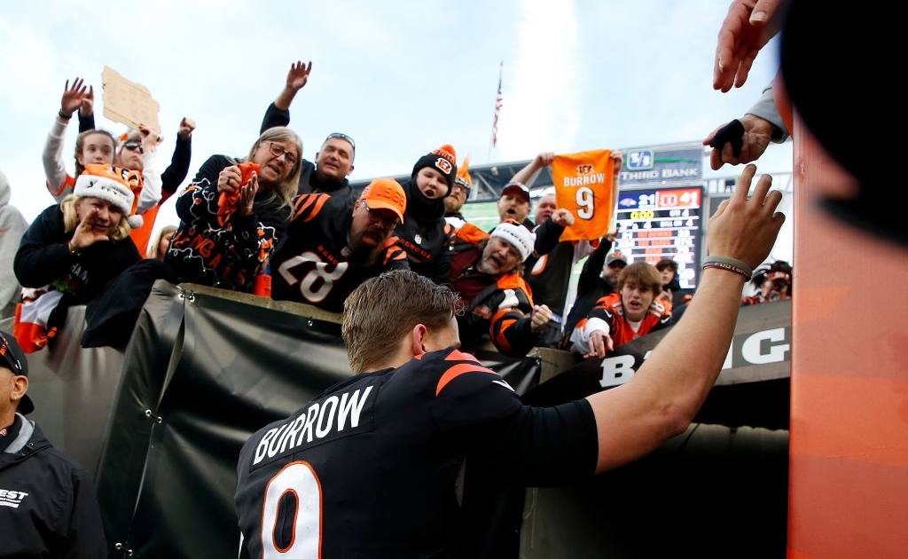 Joe Burrow Smokes Cigar As Bengals Celebrate Winning Division