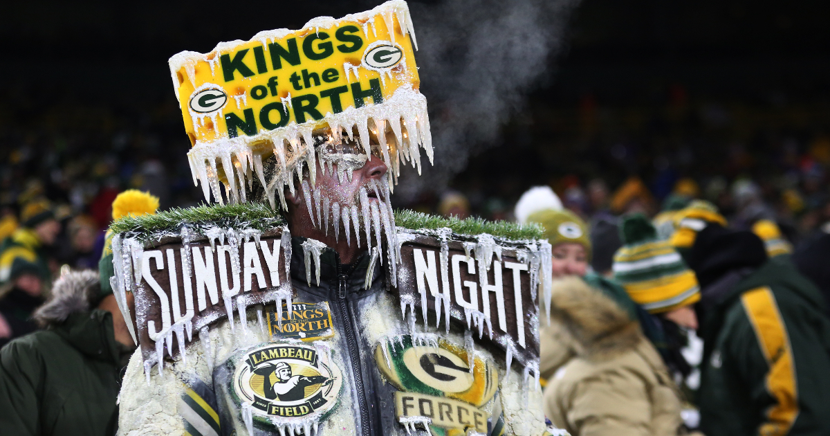 Packers rout Vikings to clinch home-field advantage, playoff bye