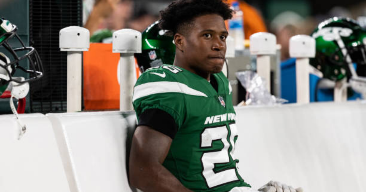 A Jets rookie intercepted Tom Brady, then asked him to sign the ball after  the game