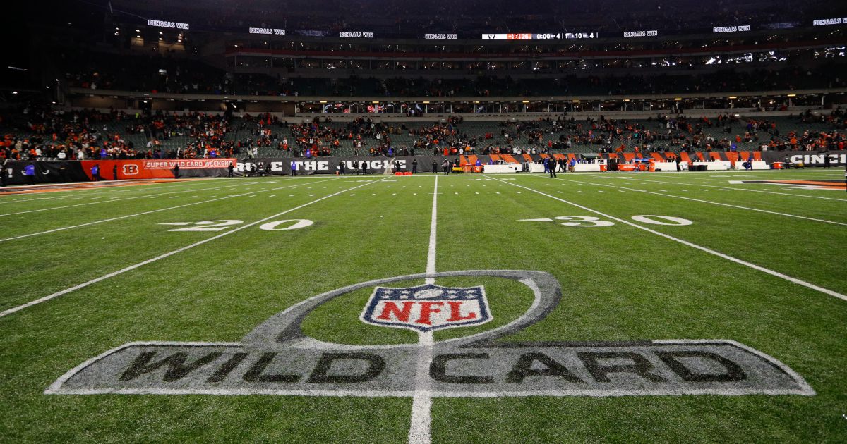 Raiders news: Referees from Raiders-Bengals game not expected to work rest  of playoffs - Silver And Black Pride