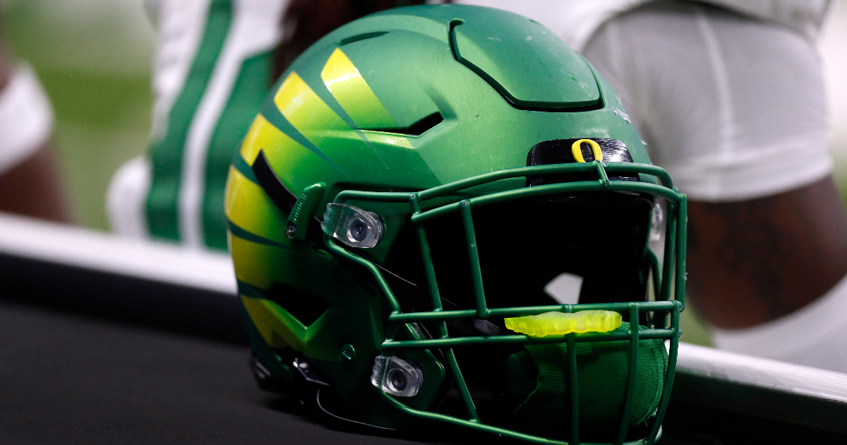 LOOK: Oregon running back takes transfer visit to ACC school