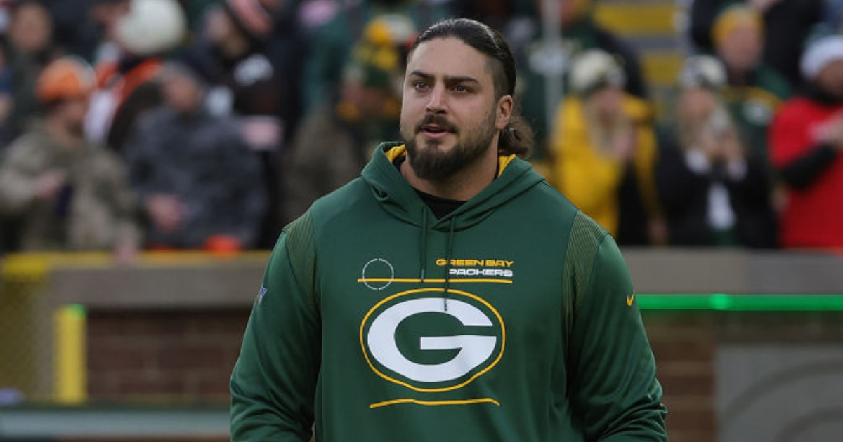 David Bakhtiari believes artificial turf makes football worse