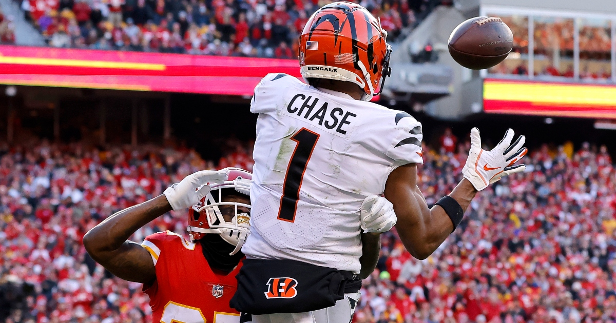 Bengals' Burrow, Chase win top honors